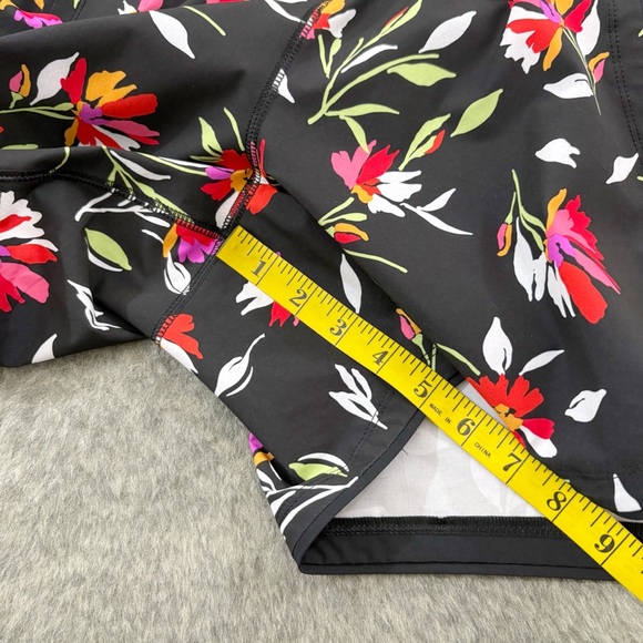 Lands End Floral Board Shorts 8 - Picture 11 of 11